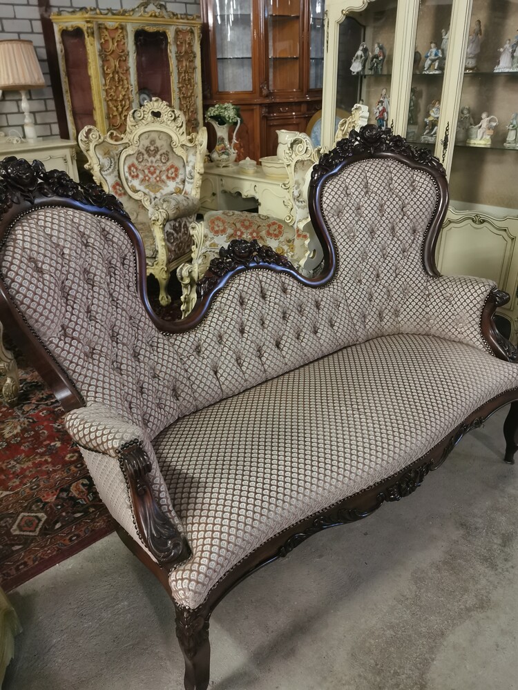 baroque sofa in very good condition