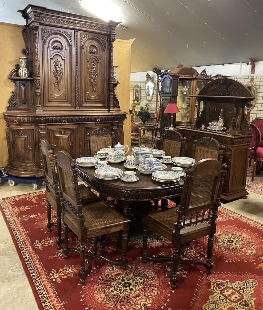 Complete French diningroom