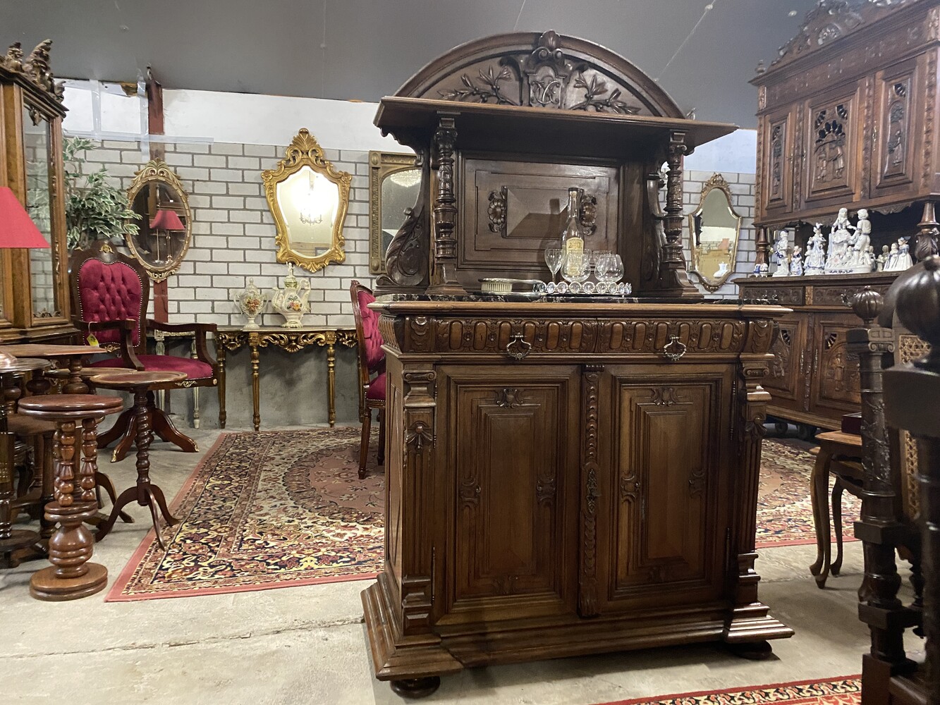 Complete French diningroom