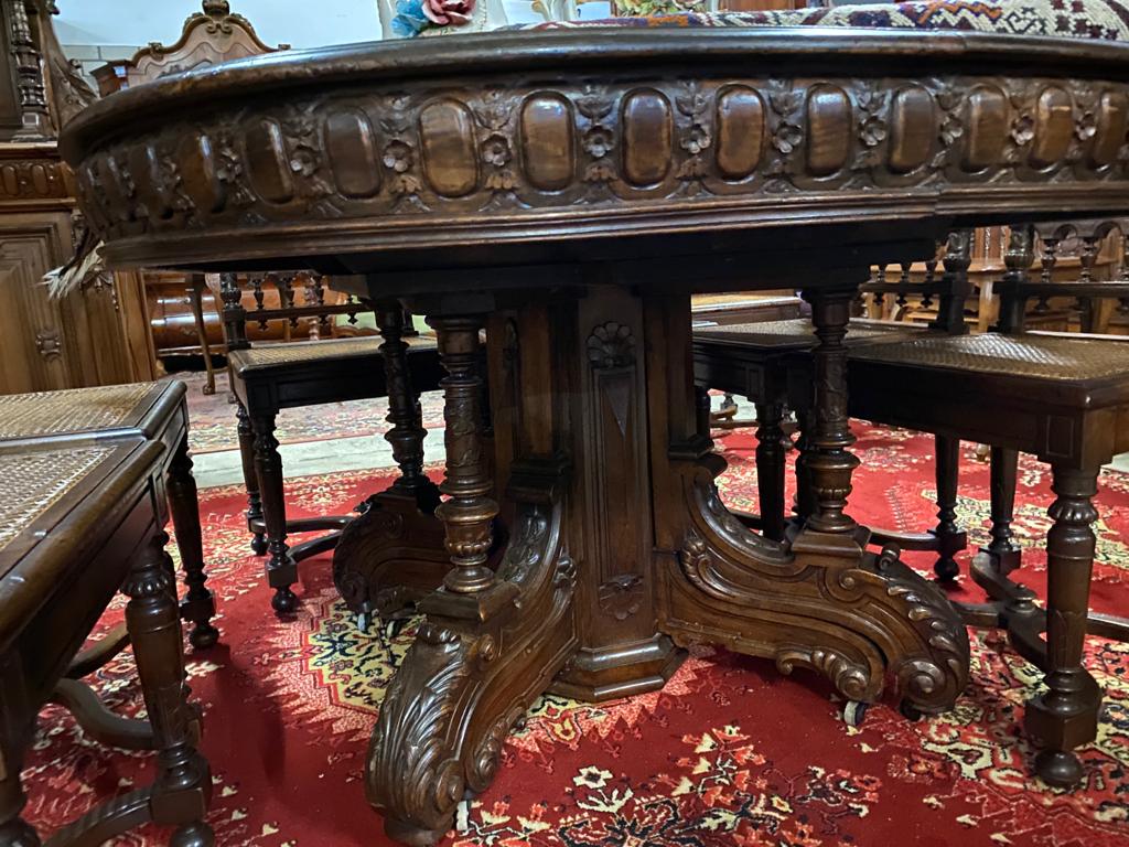 Complete French walnut diningset, very good condition !