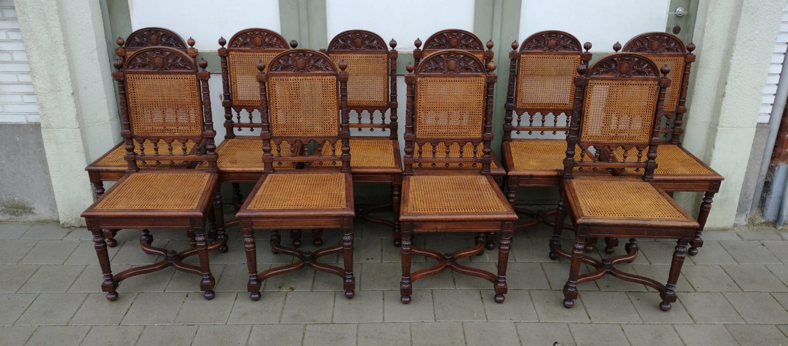 Complete French walnut diningset, very good condition !