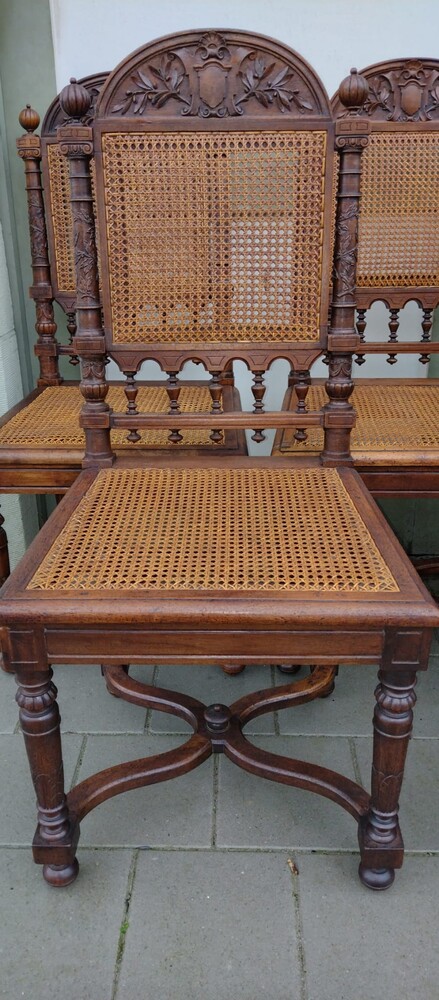 Complete French walnut diningset, very good condition !