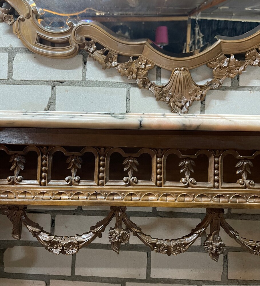 Elegant Italian console with mirror