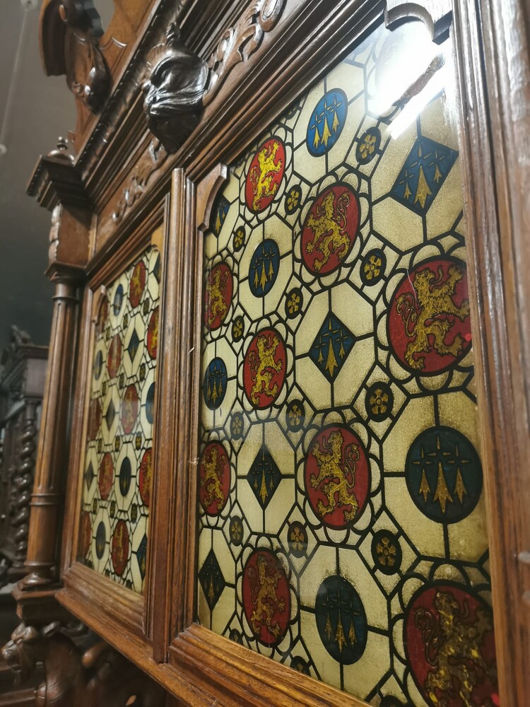  Exquisite French Oak Hunting Cabinet with Stained Glass Depicting Lions