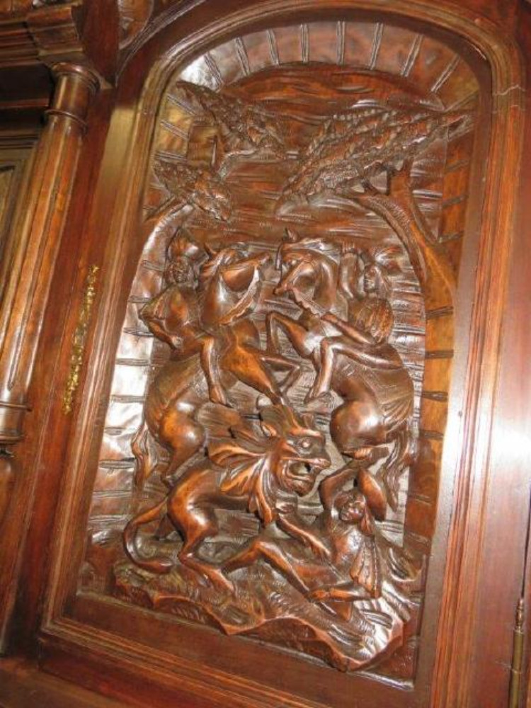 French Renaissance wallnut 6-doors cabinet