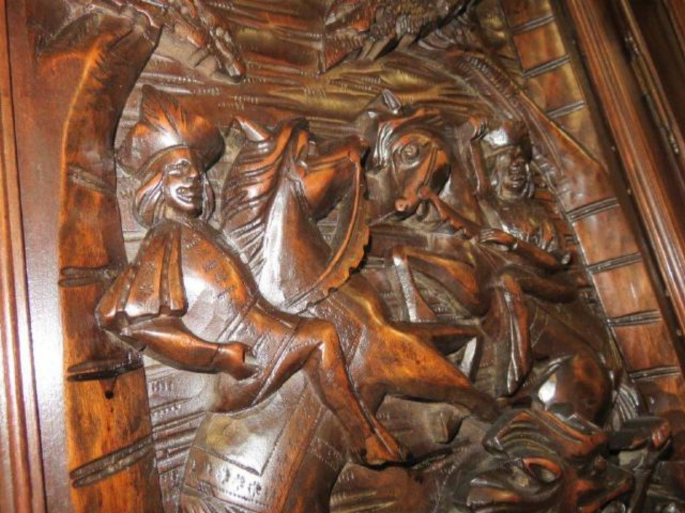 French Renaissance wallnut 6-doors cabinet