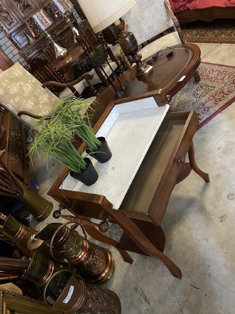 Nice wallnut dressing table