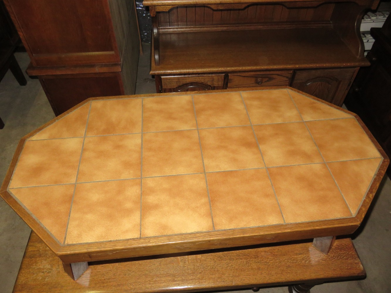 Oak coffee table with tiles