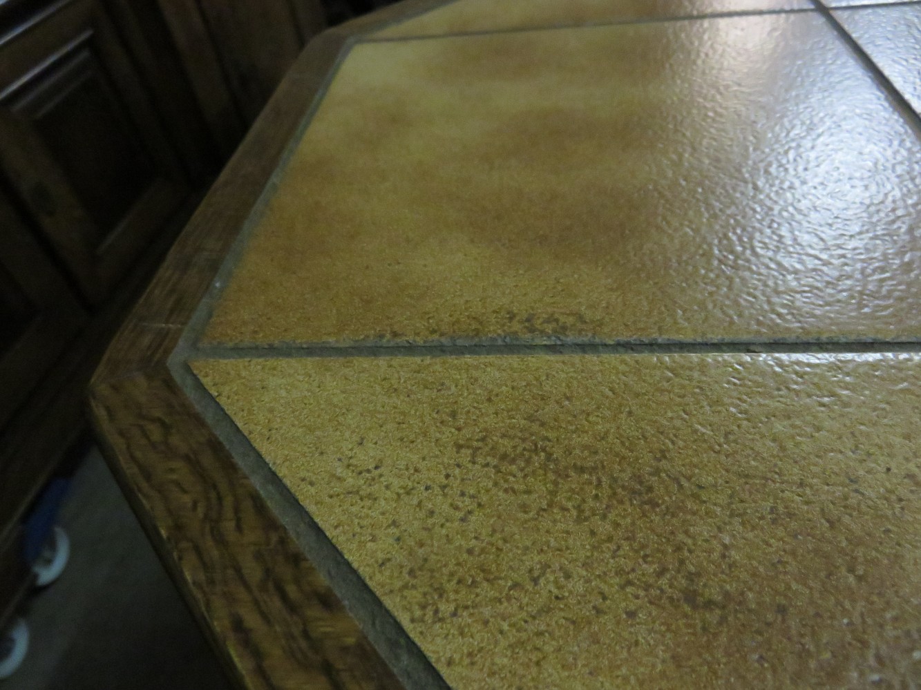 Oak coffee table with tiles
