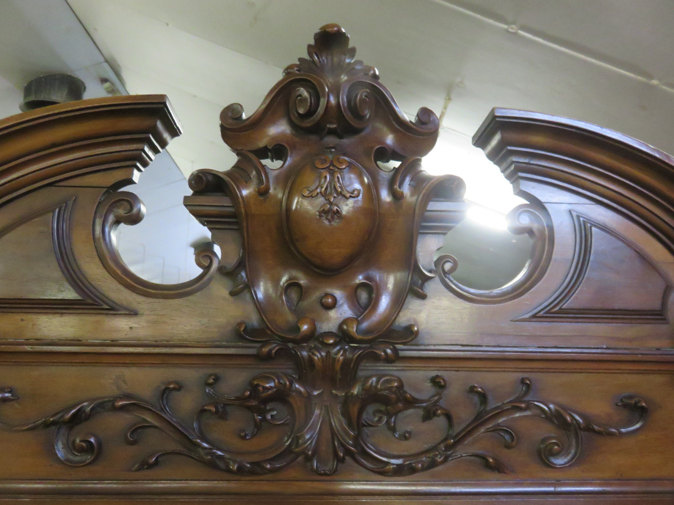 Super French Renaissance wallnut cabinet