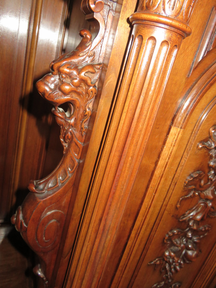 Super French Renaissance wallnut cabinet