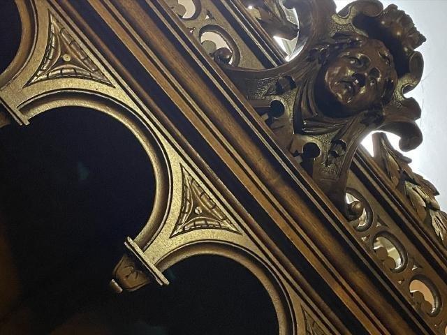 Super French Renaissance wallnut cabinet