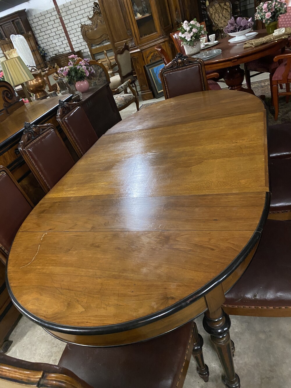 Super walnut diningset, table + 8 chairs + dresser + sofa