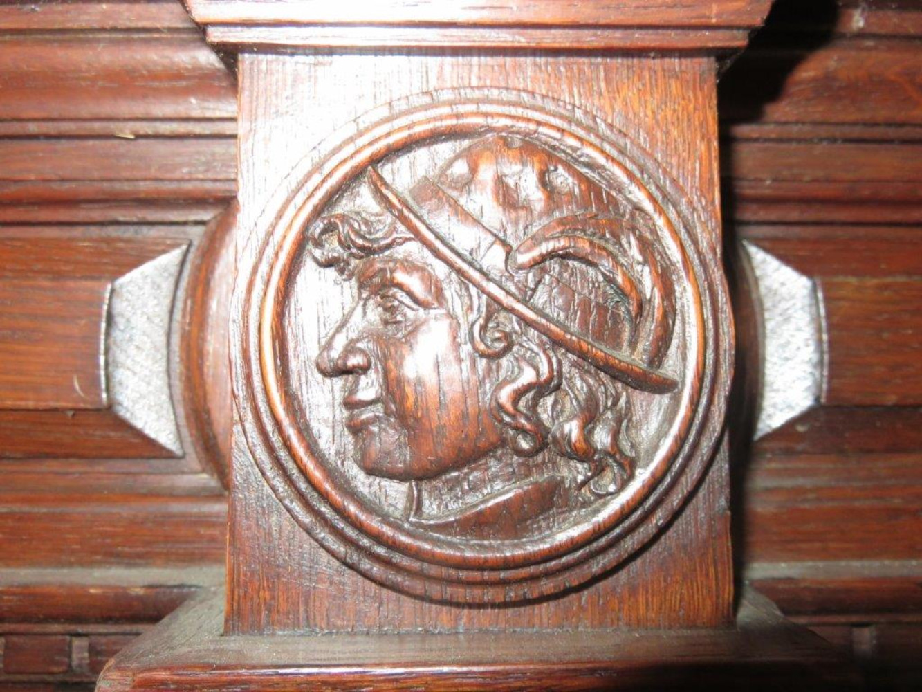 Very good quality cabinet