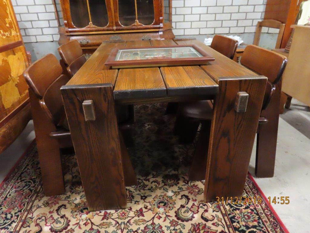 Very heavy solid oak table 4 chairs Used Furniture AD
