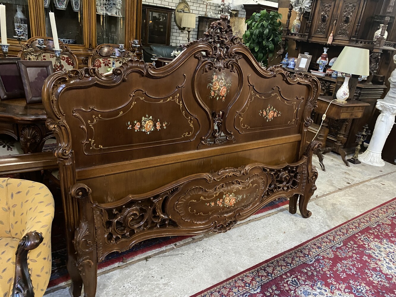 Very nice Baroque bed Size 160 X 2.00 m.