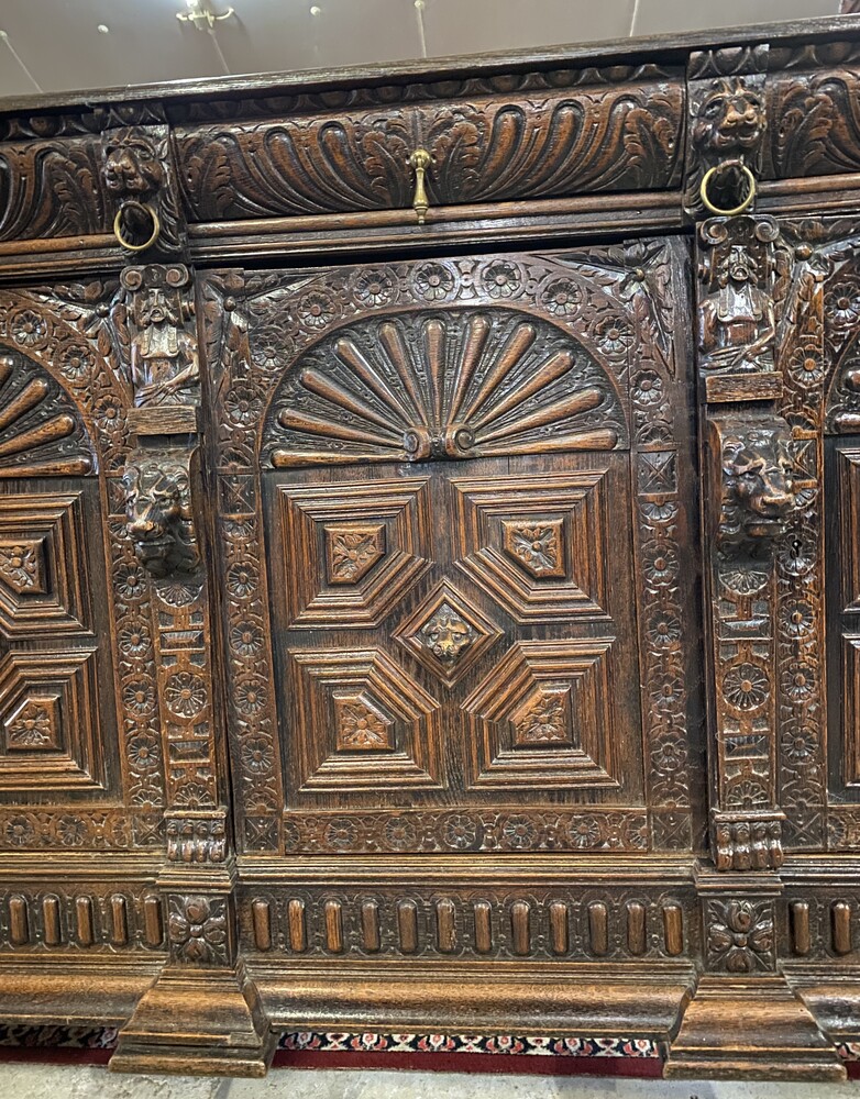 Very nice carved dresser