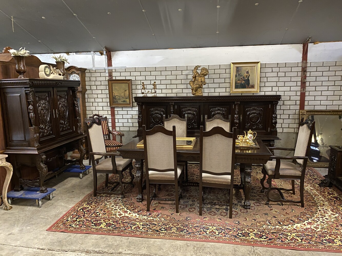 Very nice complete Tudor diningroomset