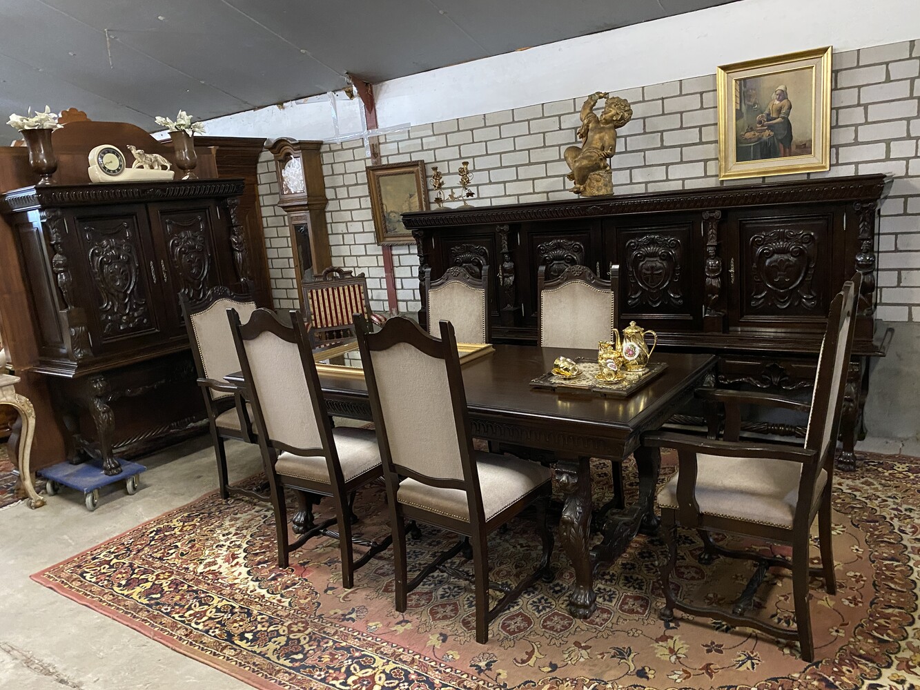 Very nice complete Tudor diningroomset