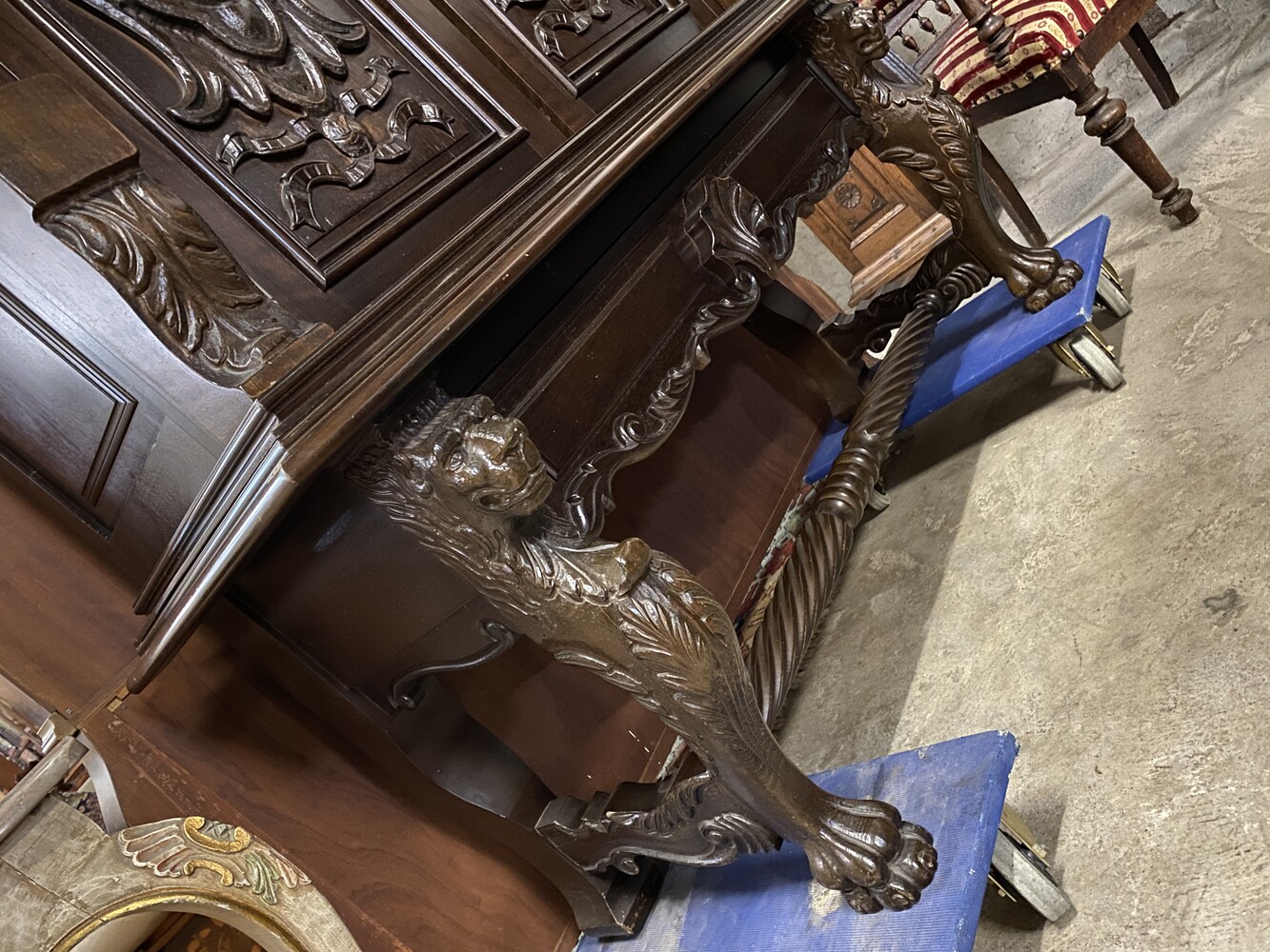 Very nice complete Tudor diningroomset