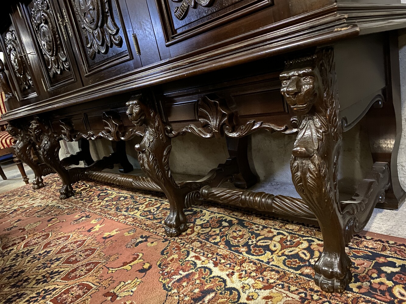 Very nice complete Tudor diningroomset