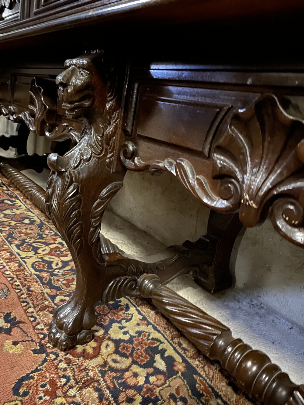 Very nice complete Tudor diningroomset