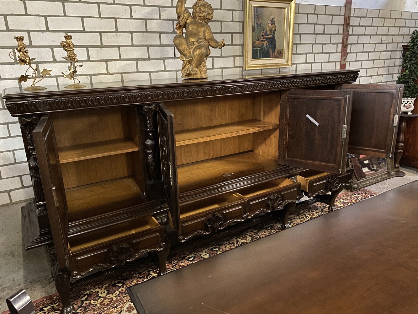 Very nice complete Tudor diningroomset