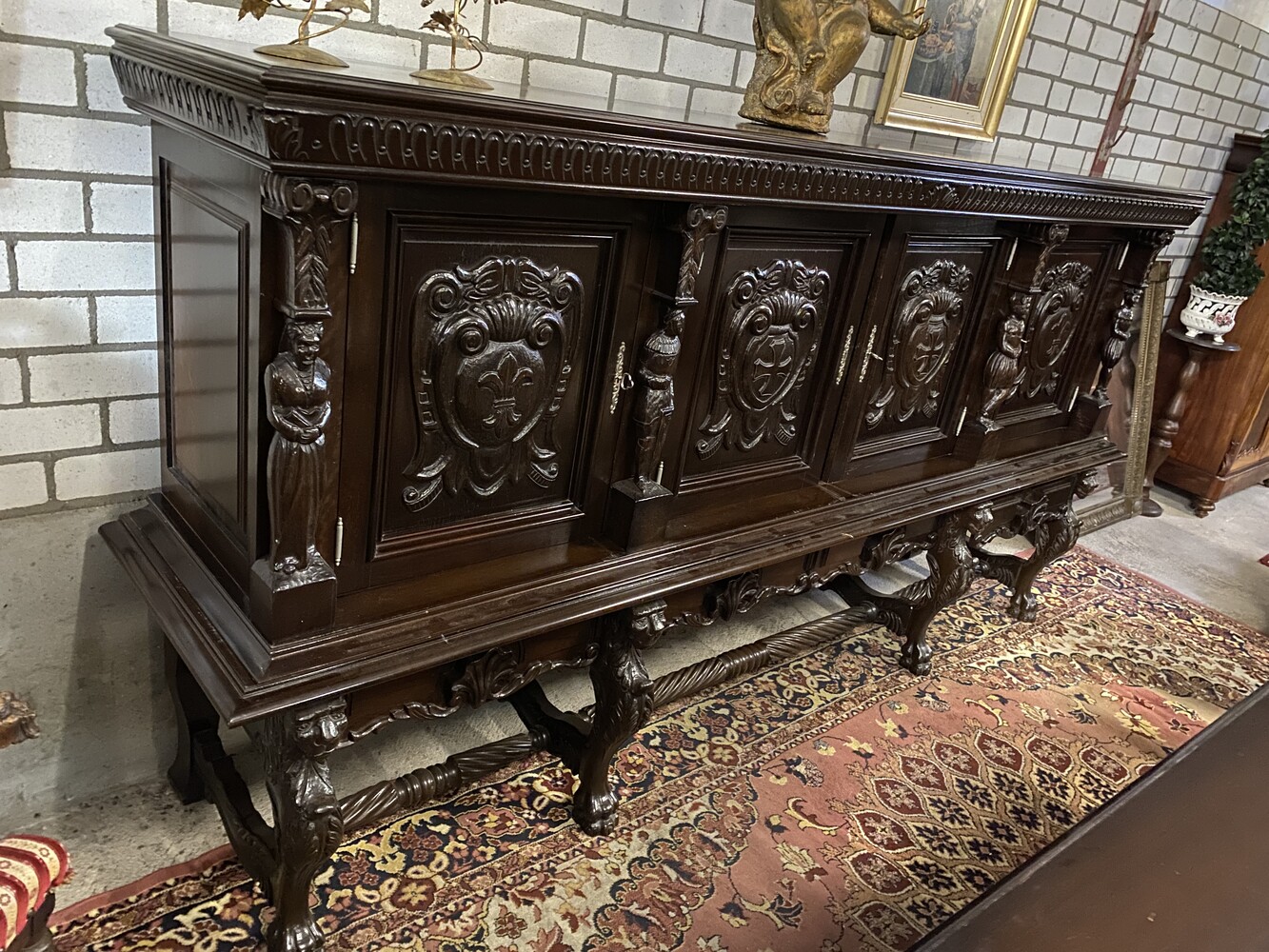 Very nice complete Tudor diningroomset