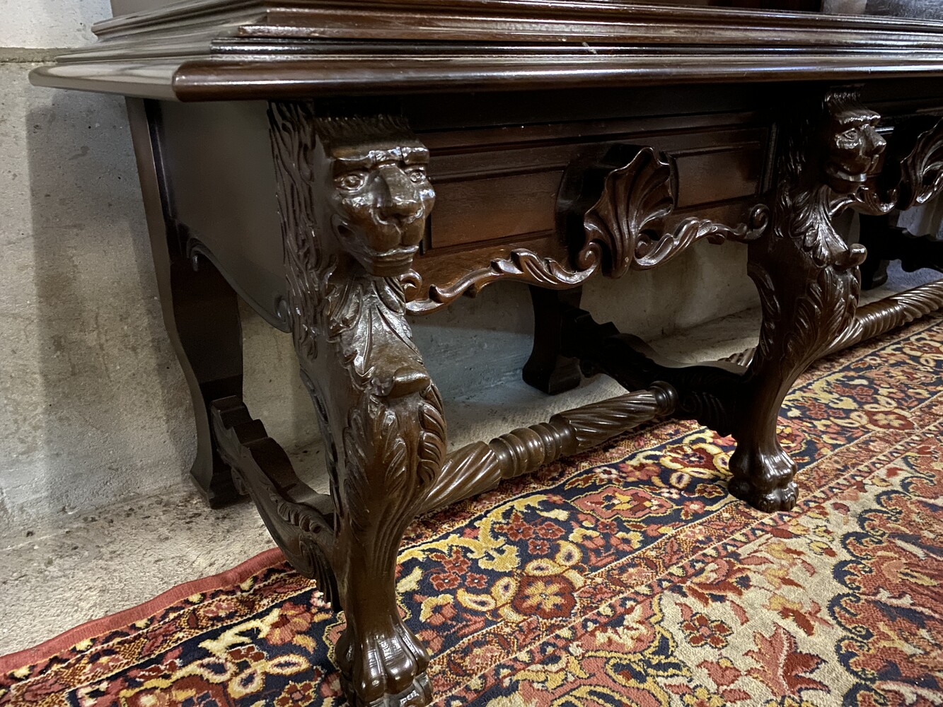 Very nice complete Tudor diningroomset