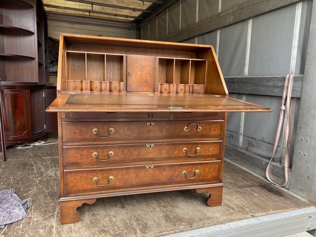 Very nice walnut secretaire